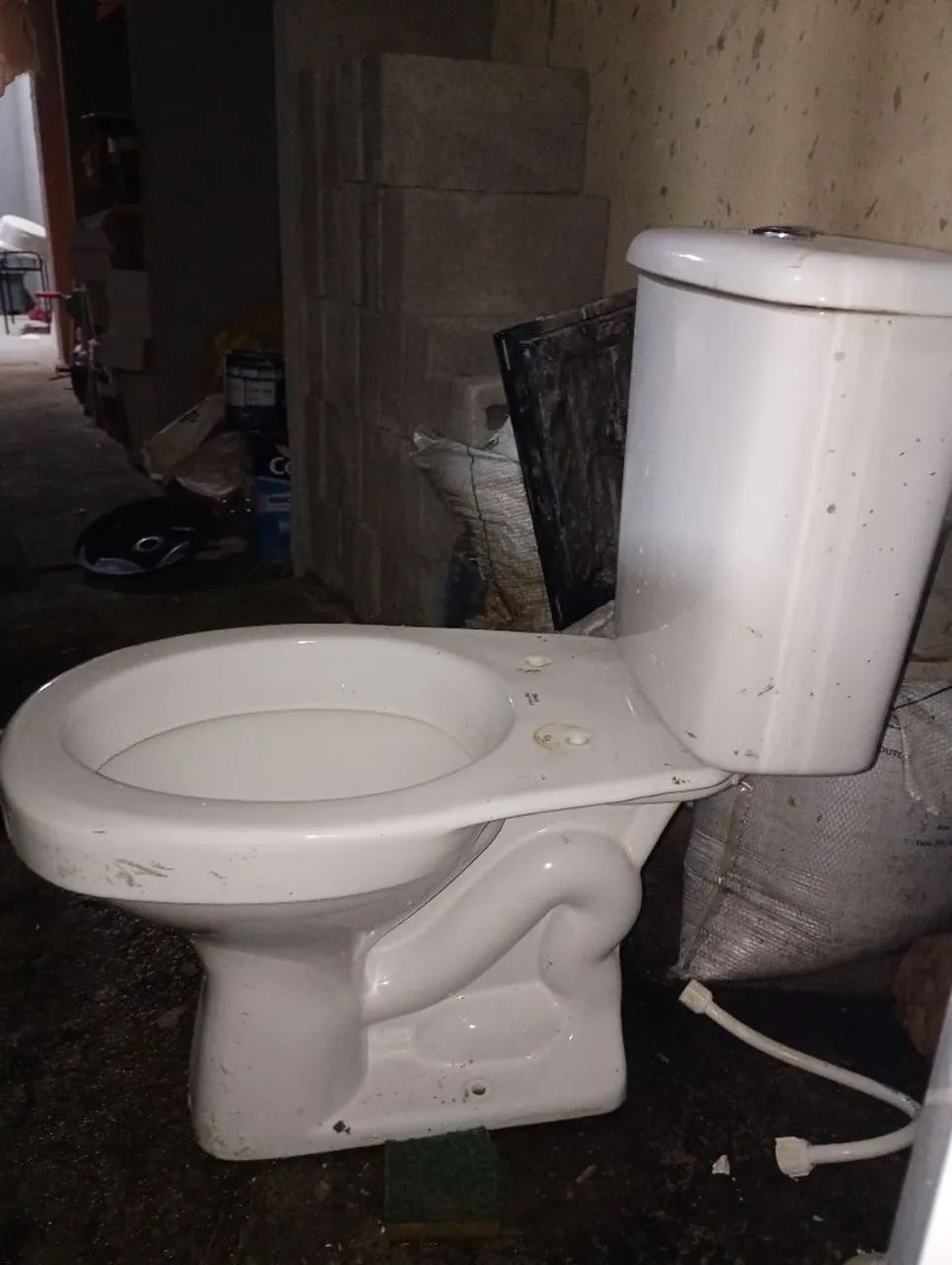 Vaso Sanitário Deca Branco com caixa acoplada