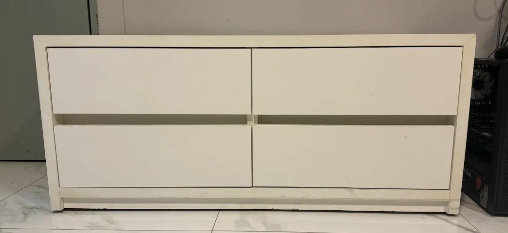 Cômoda 4 gavetas