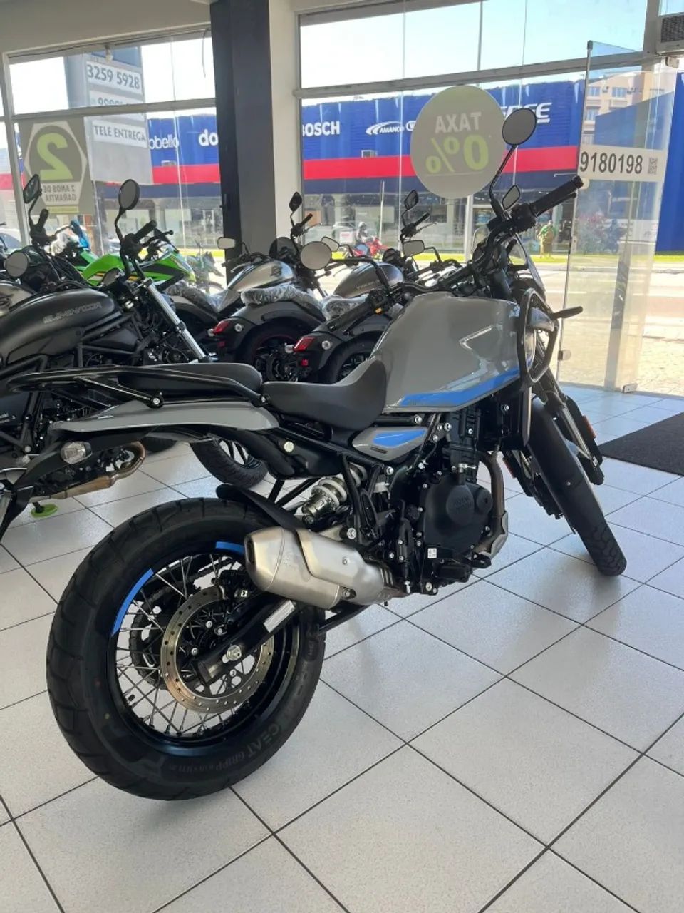 ROYAL ENFIELD HIMALAYAN 2026 - Foto 6