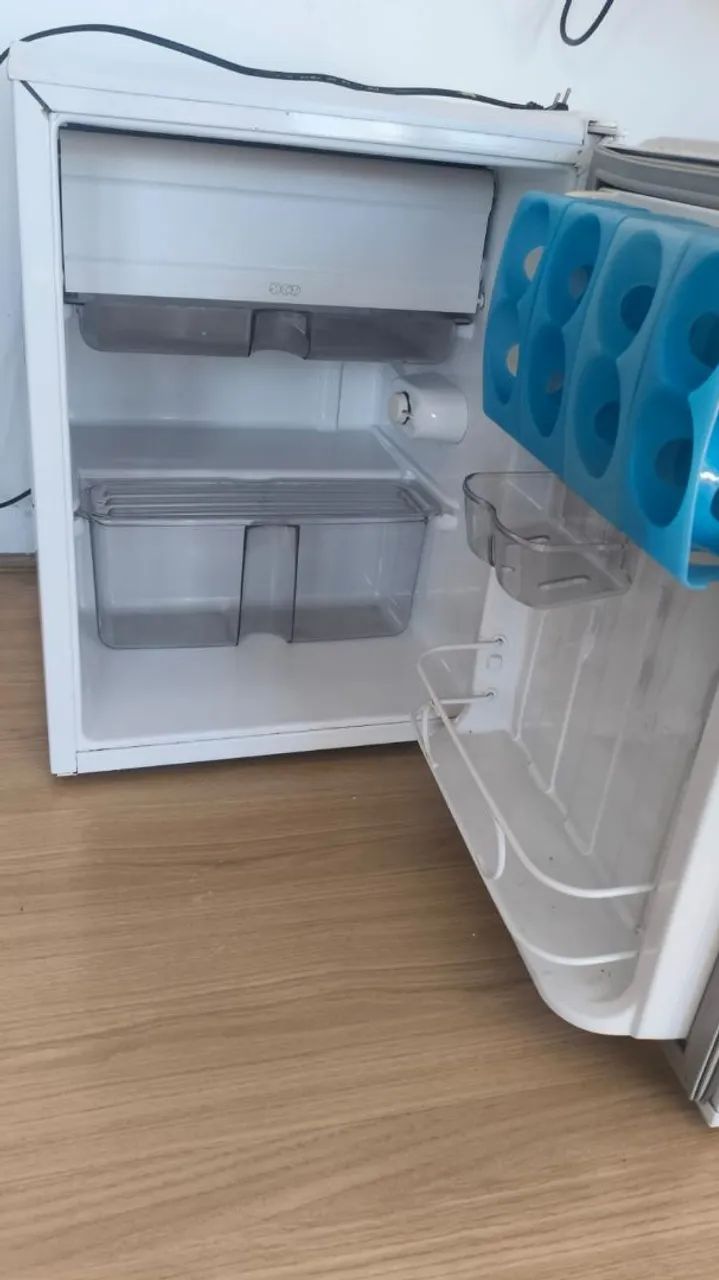 Frigobar 90l 110v - Foto 2
