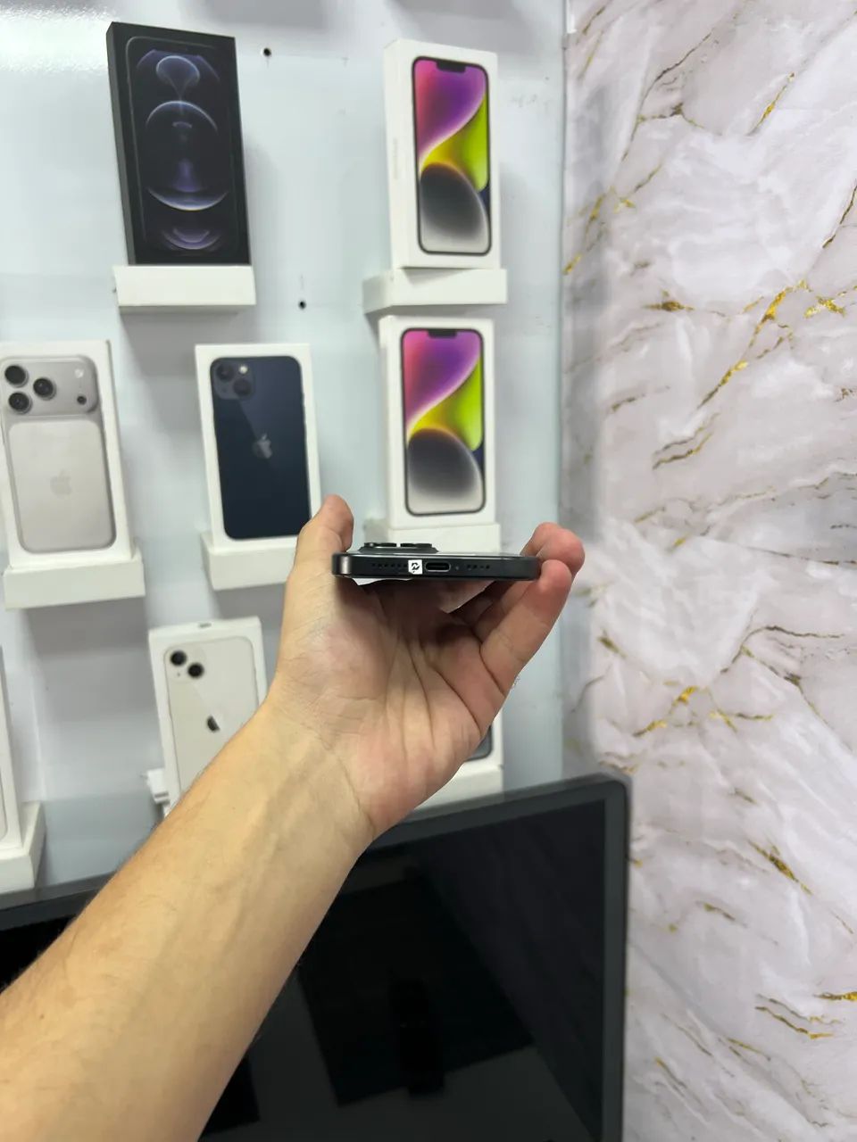 IPhone 15 Pro Max - 256GB - Foto 3