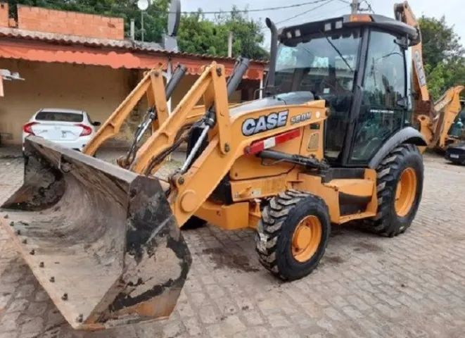 Retroescavadeira Case