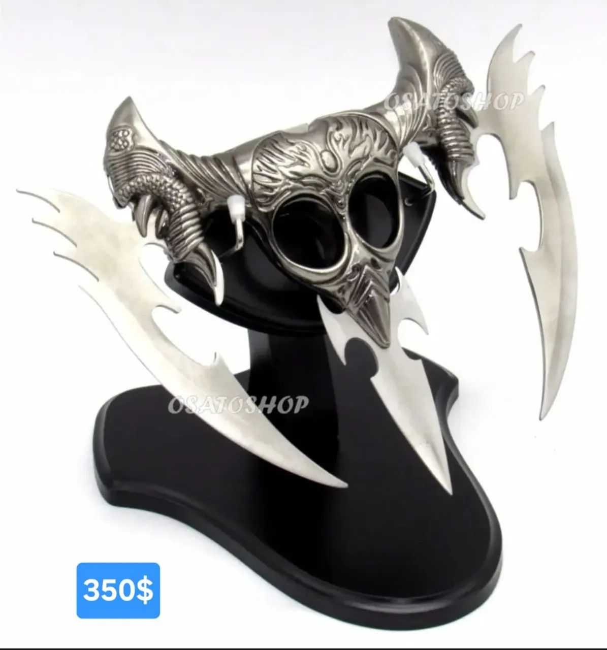 Manopla medieval com três lâminas 