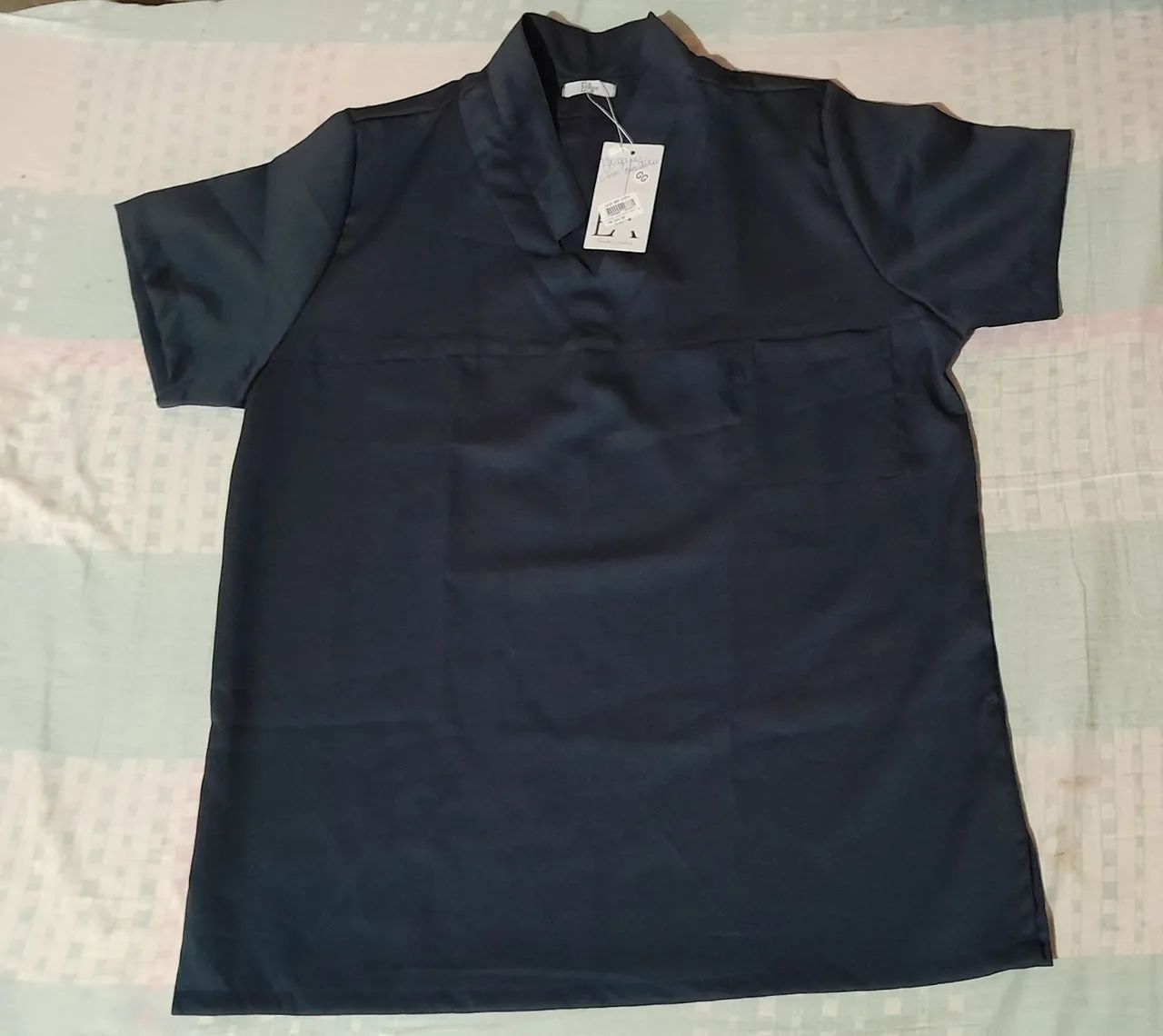 Vende-se 2Scrubs apenas a camisa tamanho GG masculino,1 Oxfordin e a outra  e Alfataria 