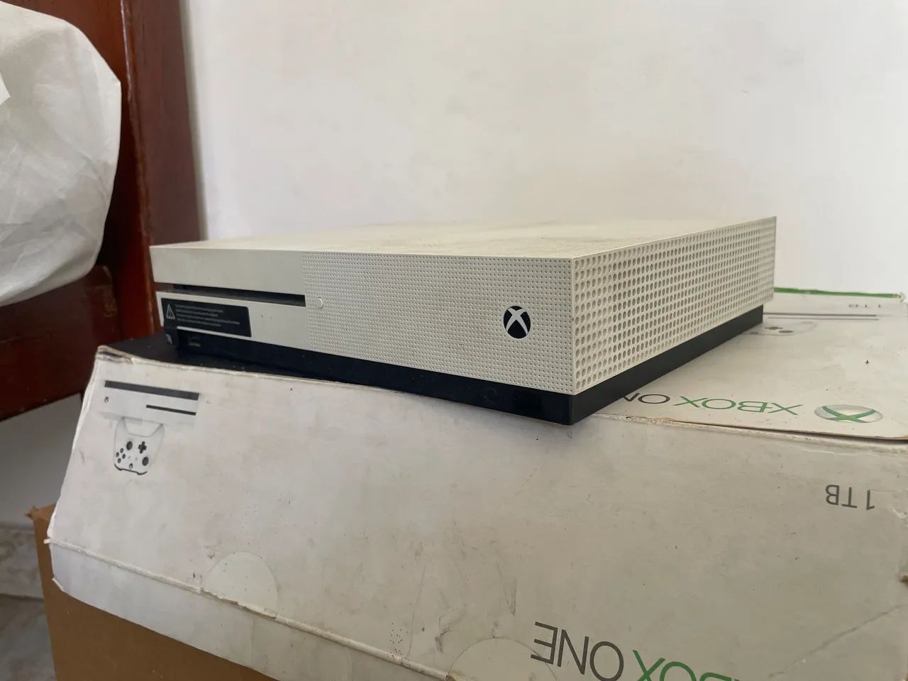 Xbox One S 1TB - Foto 2