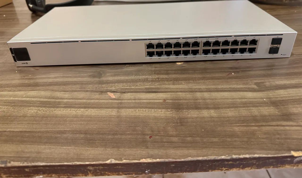 Switch - Ubiquiti Usw-24-poe - Foto 3