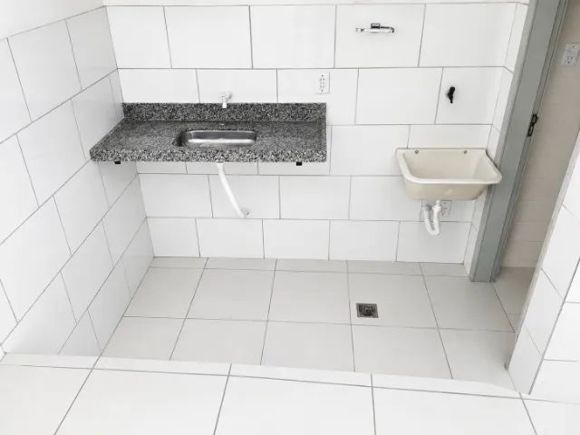 Loja no bairro Água Limpa, 65 m² - Foto 4