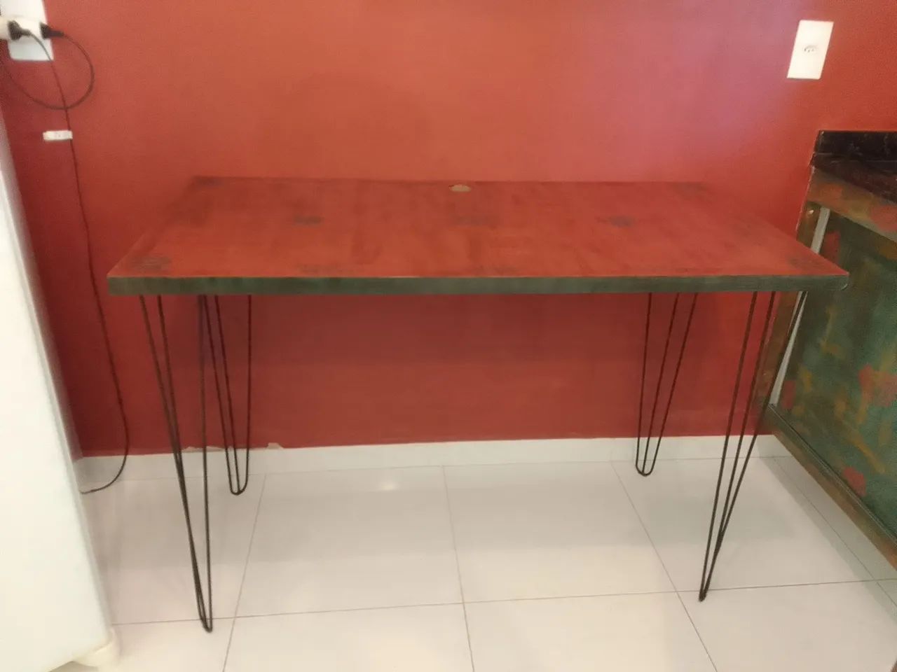 Mesa aparador repaginada conservada