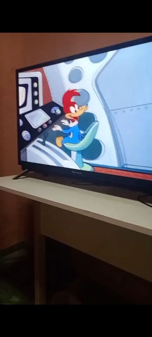 Vendo tv marca vizzion sem marcas de uso , pouco tempo de uso , nunca foi pra concerto  - Foto 2