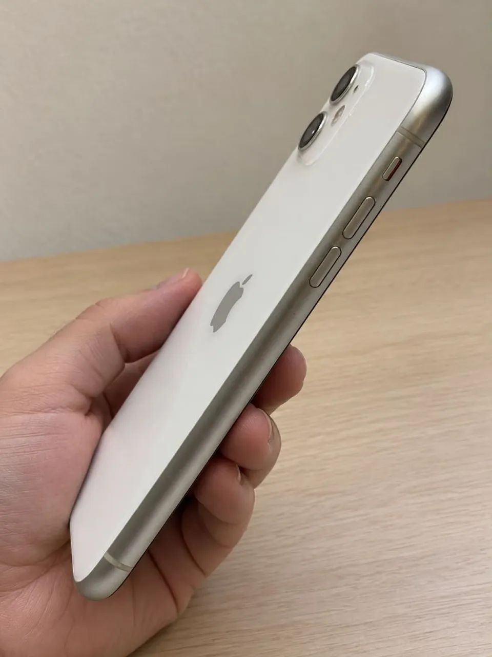 iPhone 11 branco 64Gb 