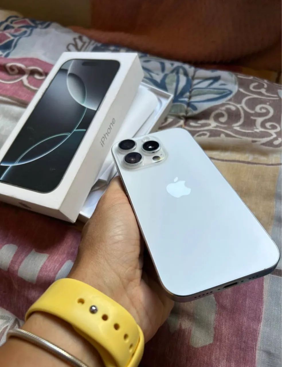 iPhone 16 pro 128GB branco  - Foto 2
