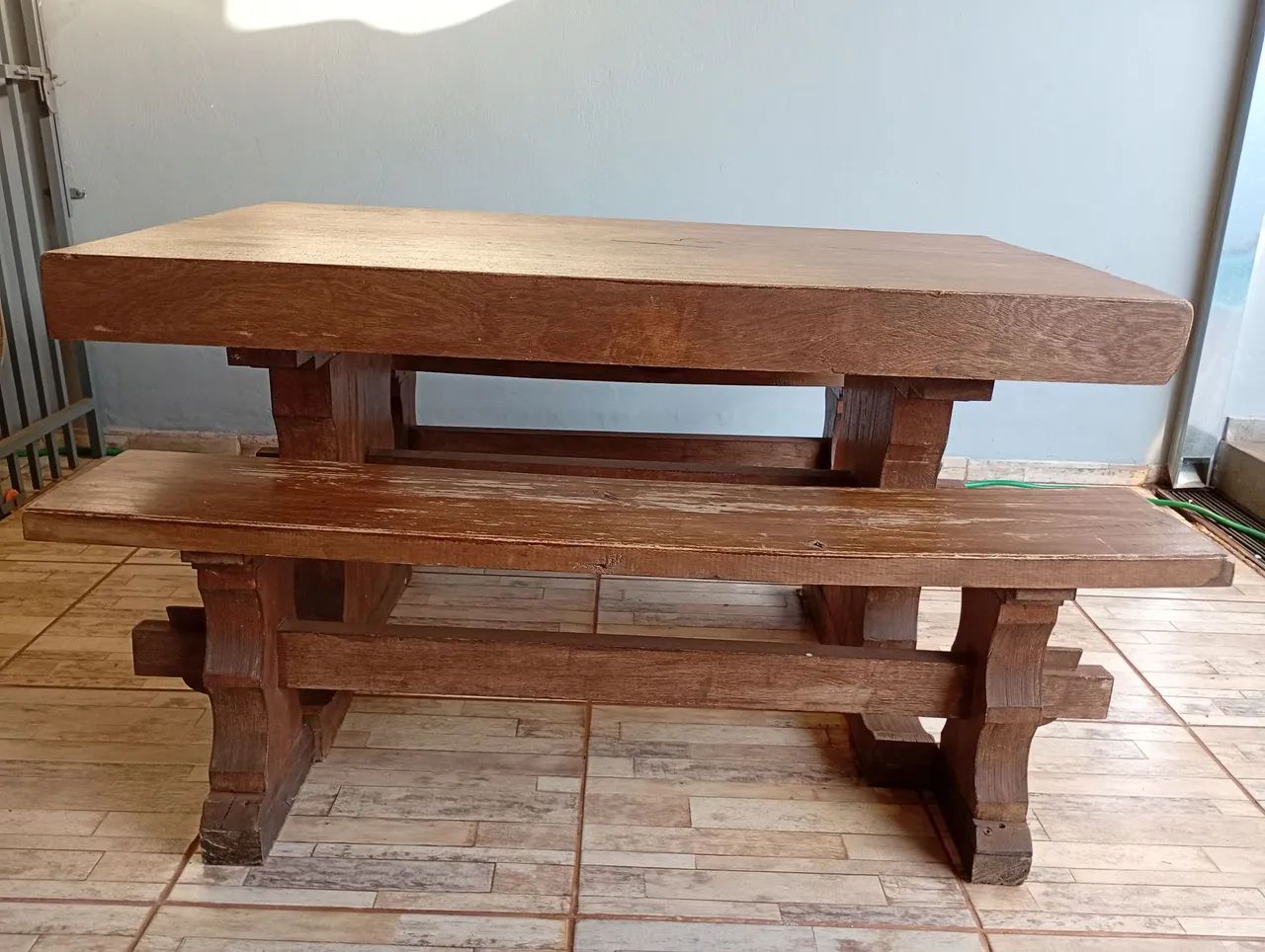 Mesa de Madeira com bancos  - Foto 3