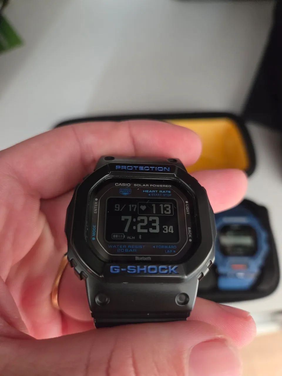 Casio G-shock dw H5600 preto e azul - Foto 2