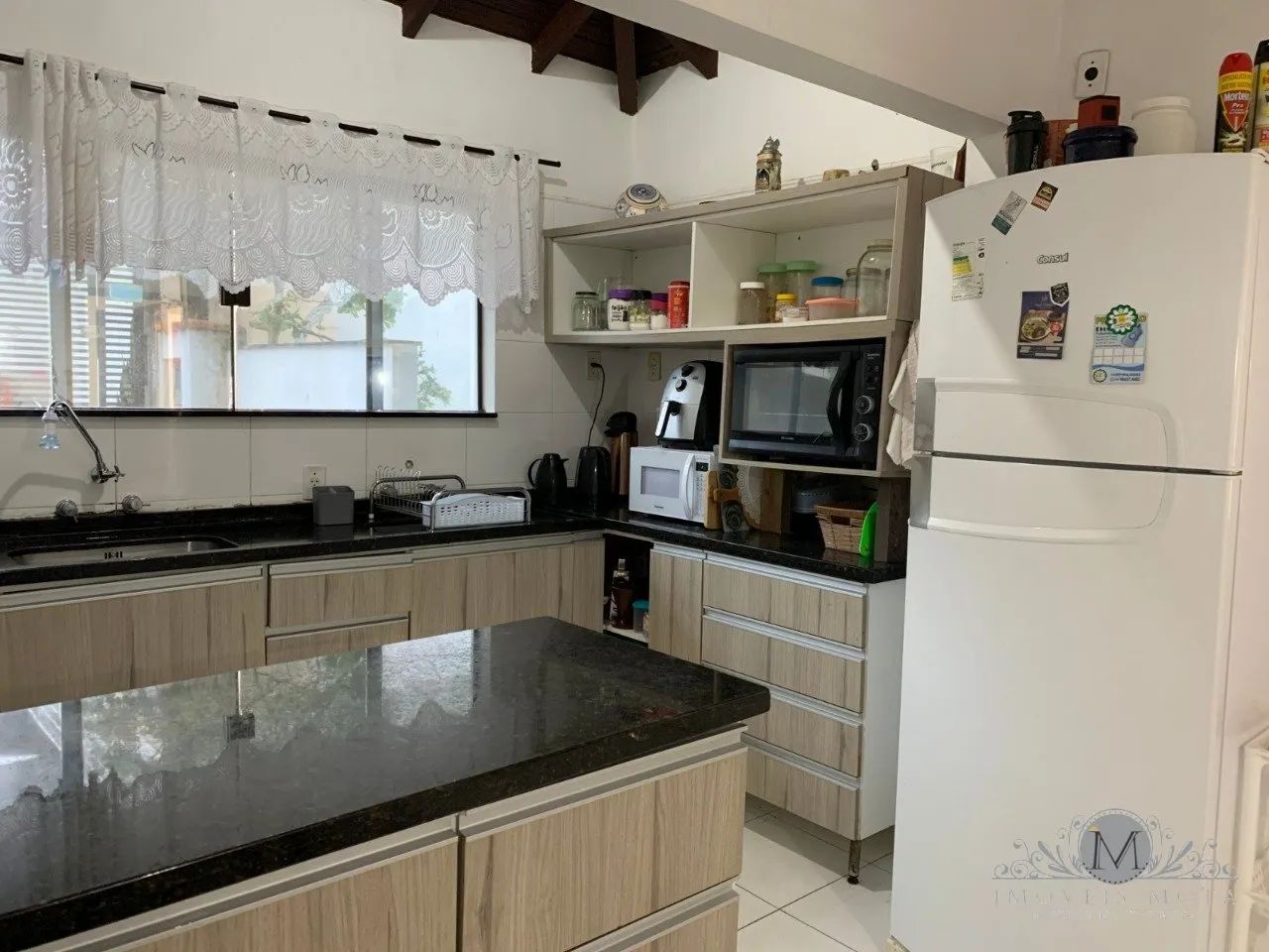 casa com 05 dormitorios sendo 03 suite no campeche - Foto 4