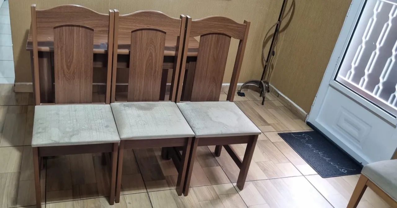 Mesa com 4 cadeiras  - Foto 3