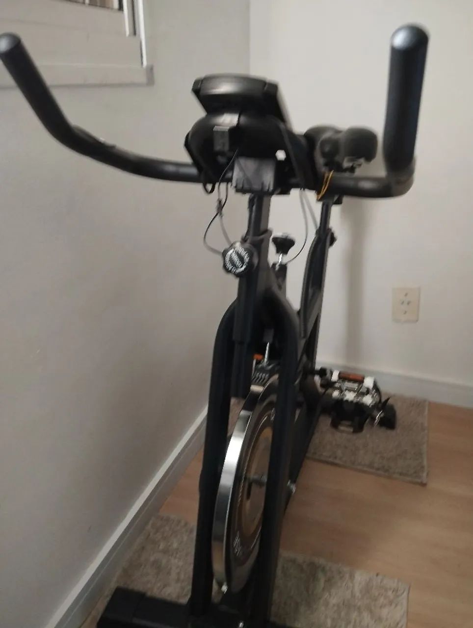 VENDO BICICLETA ERGOMETRICA NOVA MARCA CHASE - Foto 2