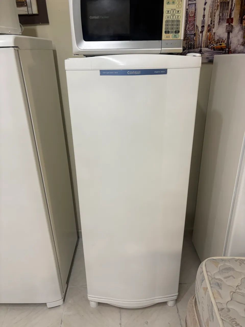 Geladeira Eletrolux pequena , refrigerador  - Foto 4