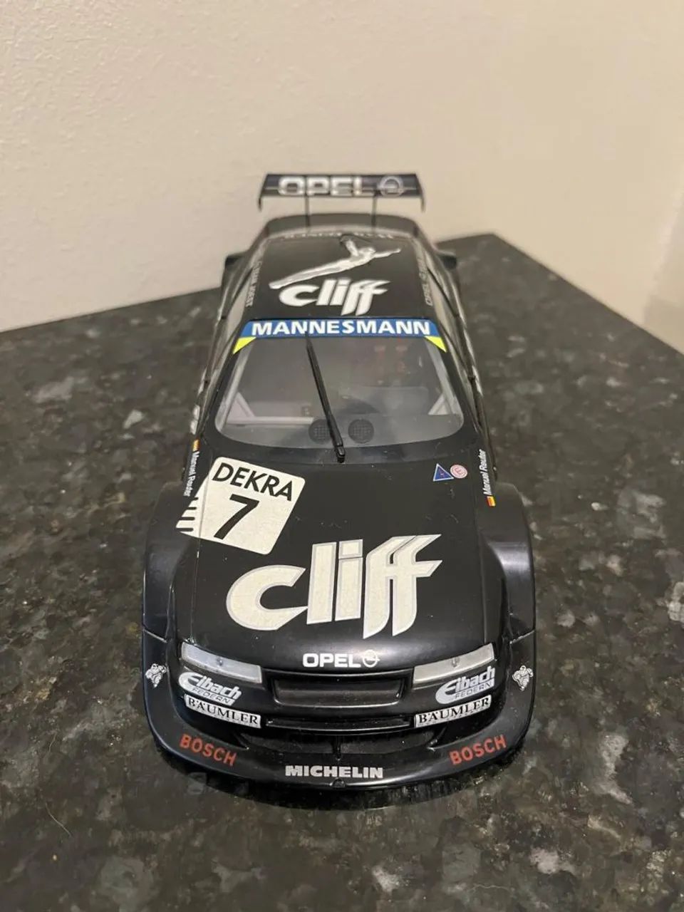 Miniatura 1:18 Opel Calibra preto UT - Foto 3
