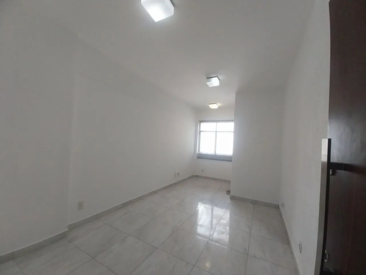 Sala comercial para venda no bairro Lourdes, BH