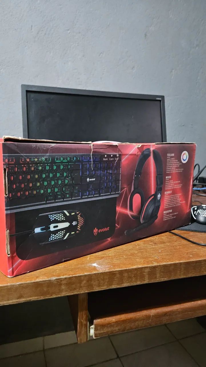 Teclado e mouse e fone gamer 