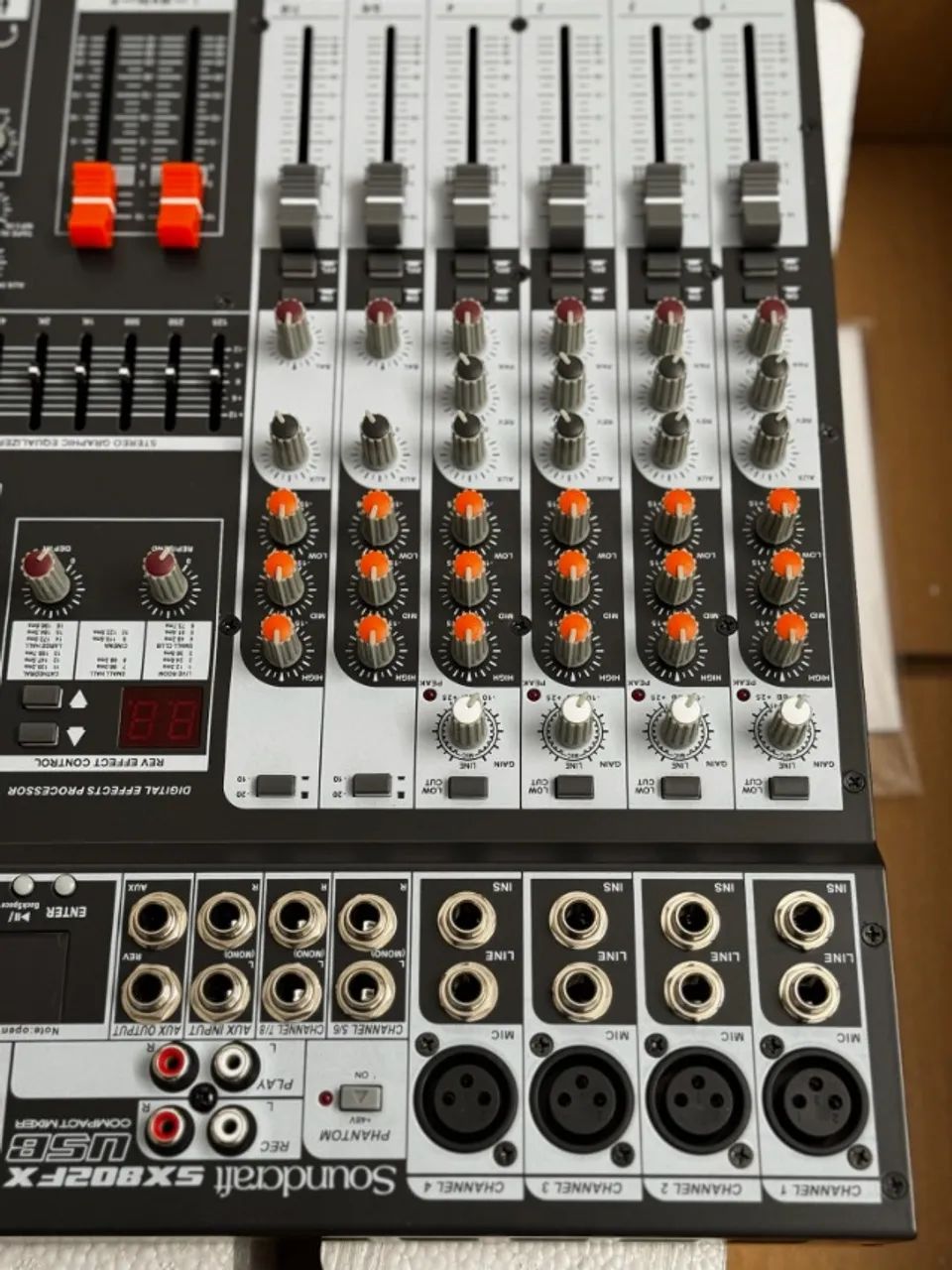 Vendo/Troco Mesa de Som 8 Canais USB SX802FX - Foto 3