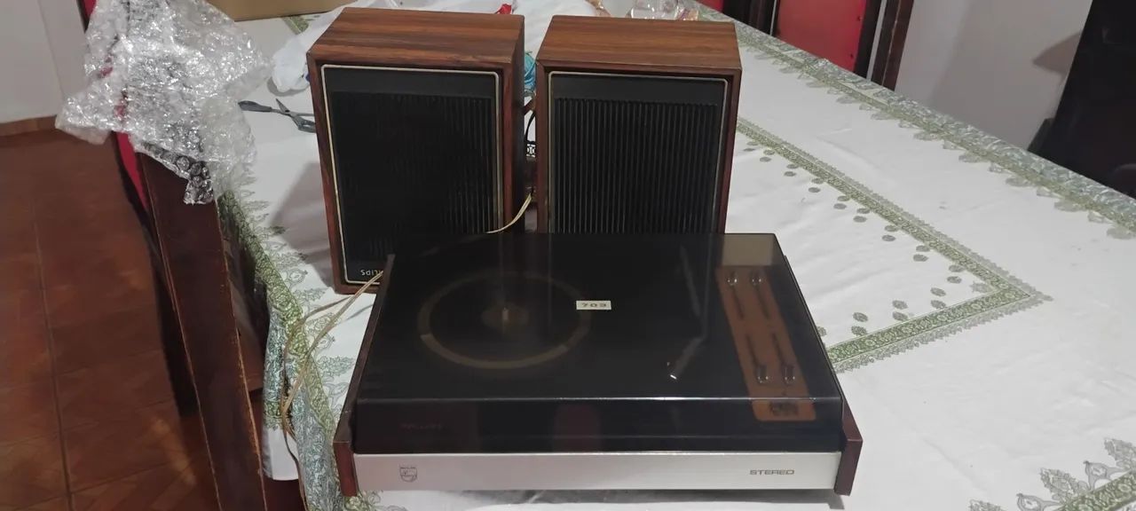 Vitrola Philips antiga