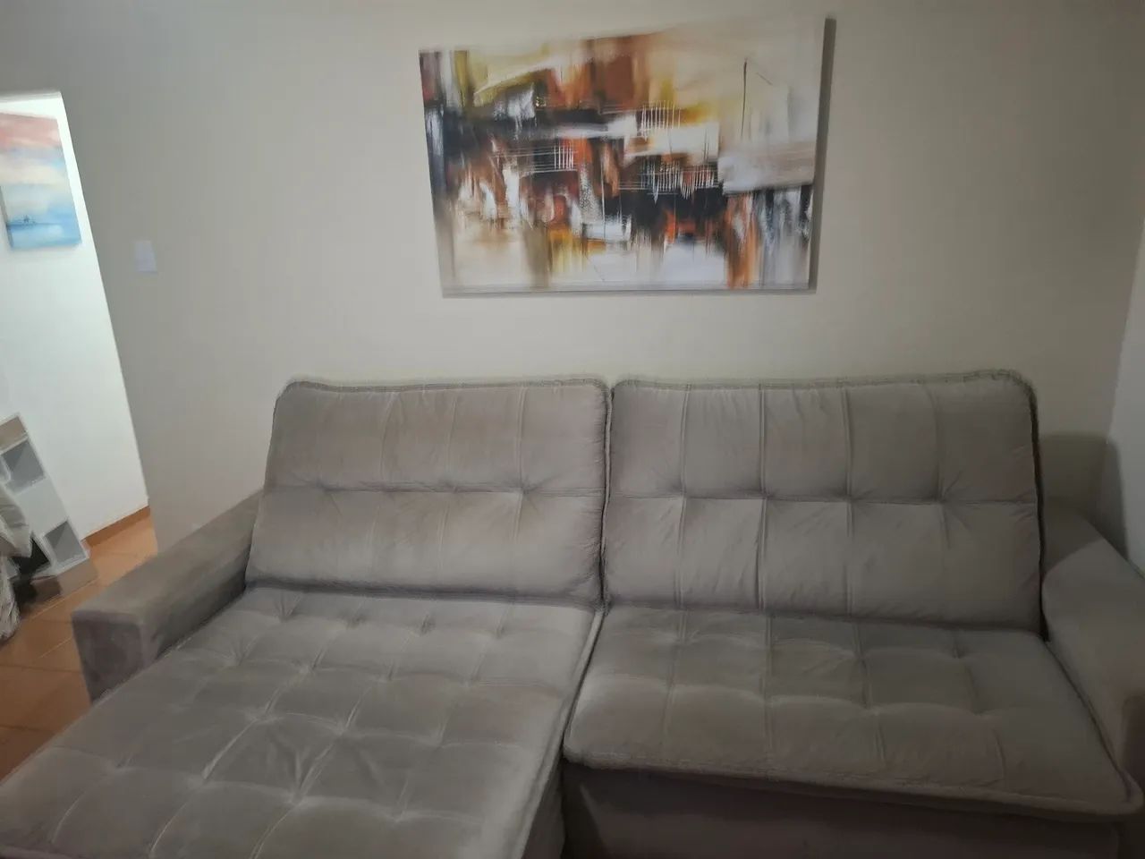 Jogo de sofá 4 lugares e rack com painel 