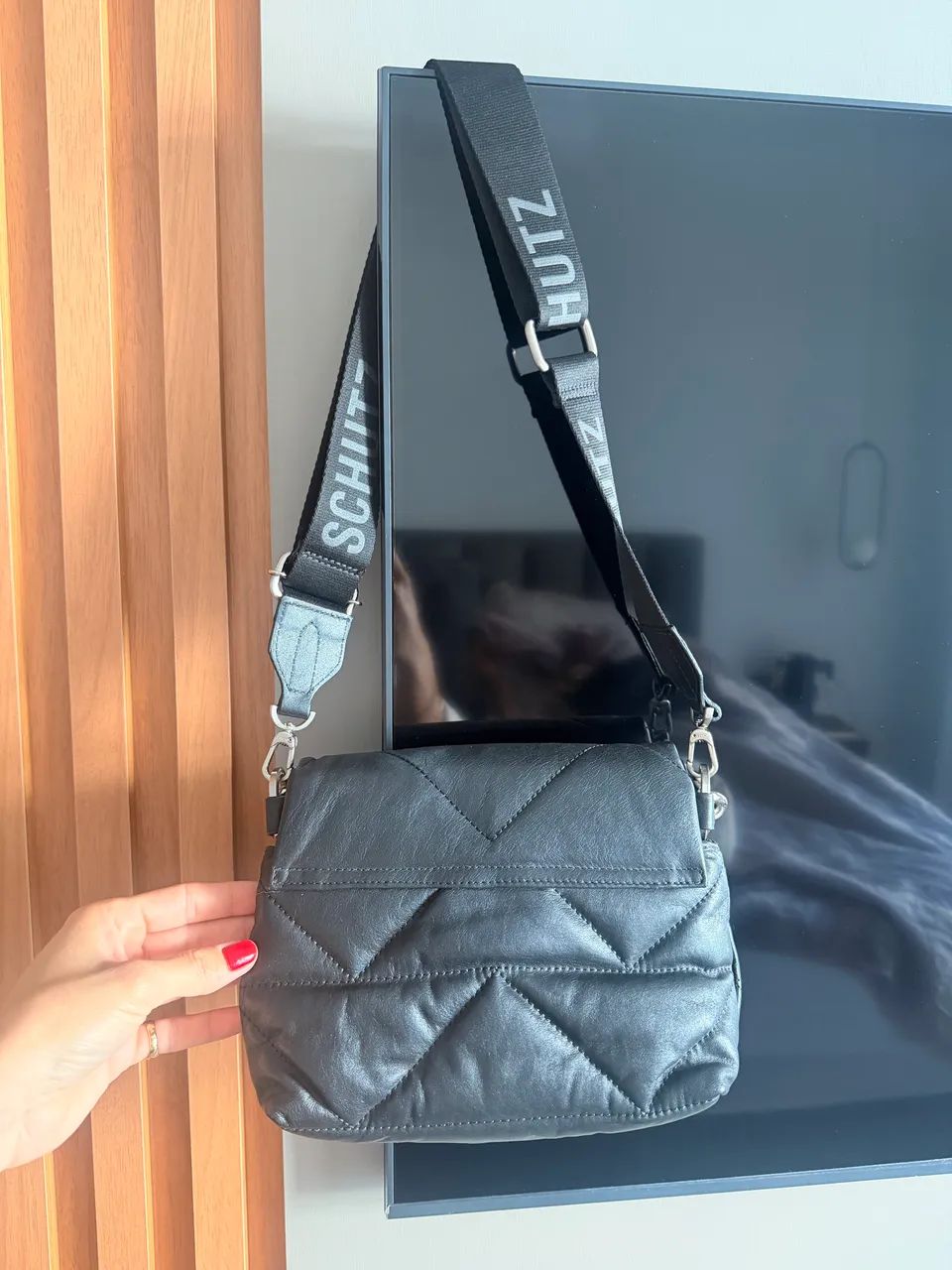 Bolsa Couro SHUTZ CORRENTES  - Foto 4