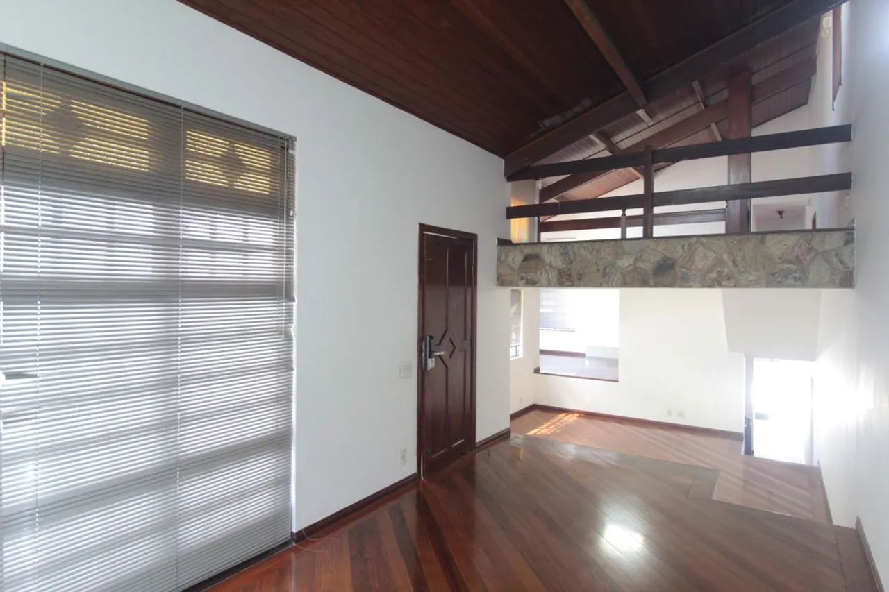Casa à Venda - Ouro Preto, 5 Quartos, 497 m2