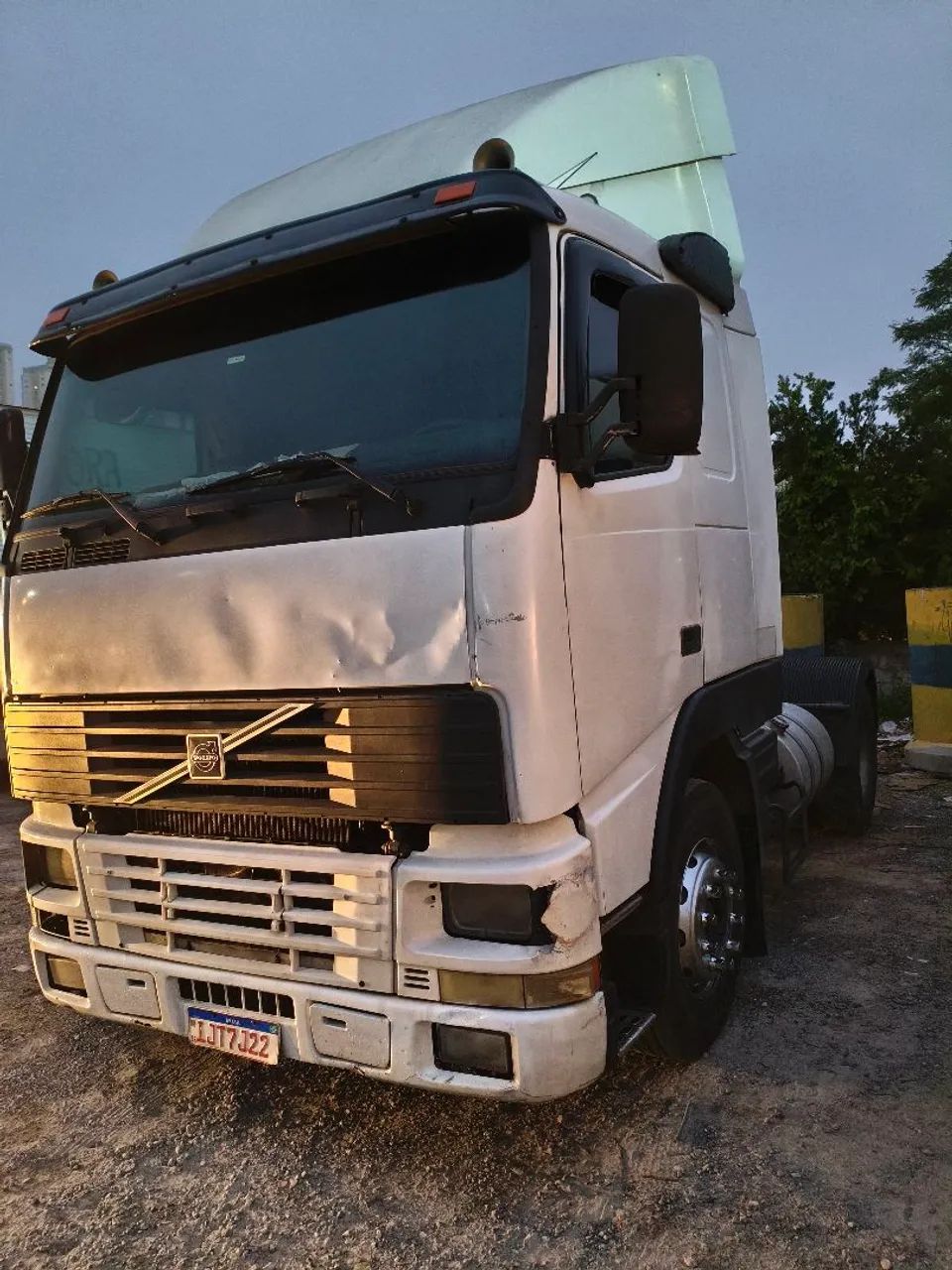 FH 12 ano 2001 aceito troca  - Foto 4