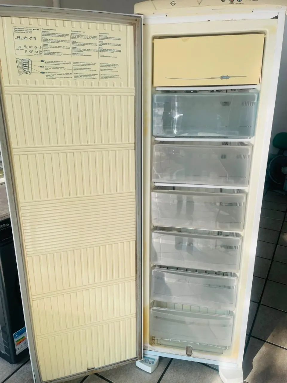 Freezer vertical Electrolux 203L - Foto 3