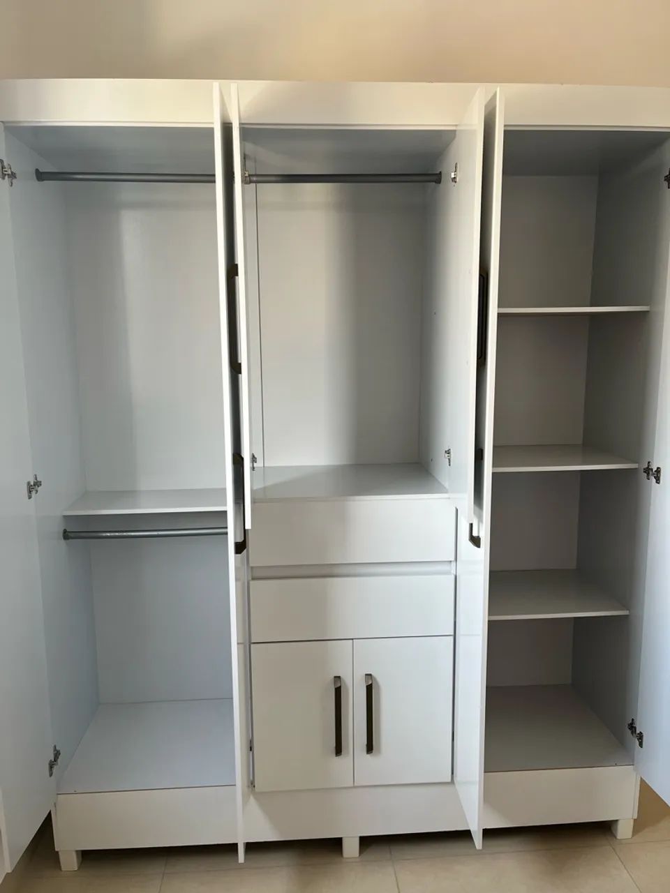 Guarda roupa 8 portas  - Foto 3