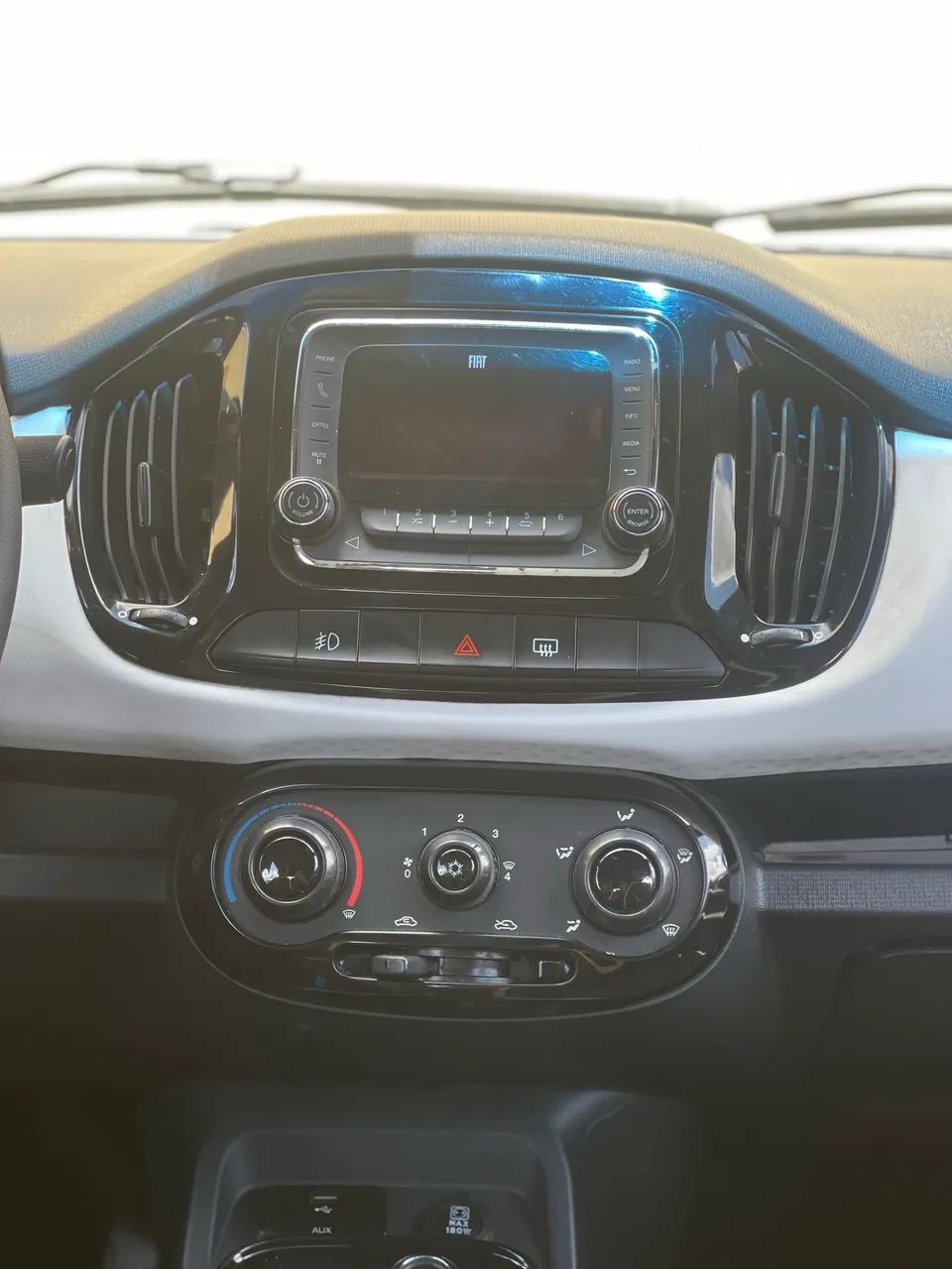 Fiat Uno Sporting Dualogic 1.4 EVO Flex 8V 4P 2016 - Foto 5
