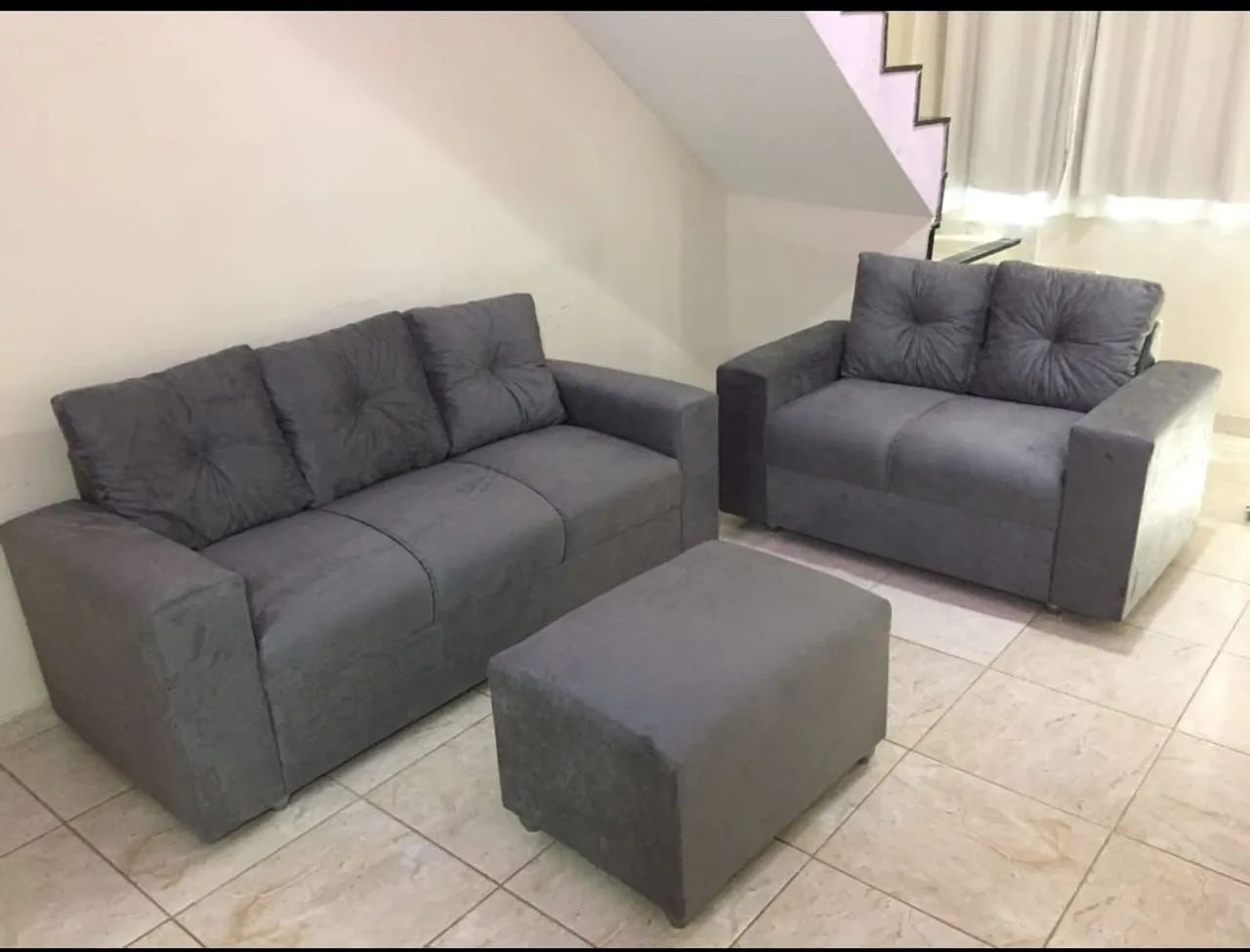 Sofá de 2 e 3 lugares com puff qualidade novo lacrado 
