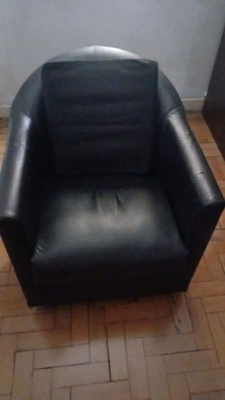 Poltrona Preta Elegante e confortável  - Foto 2