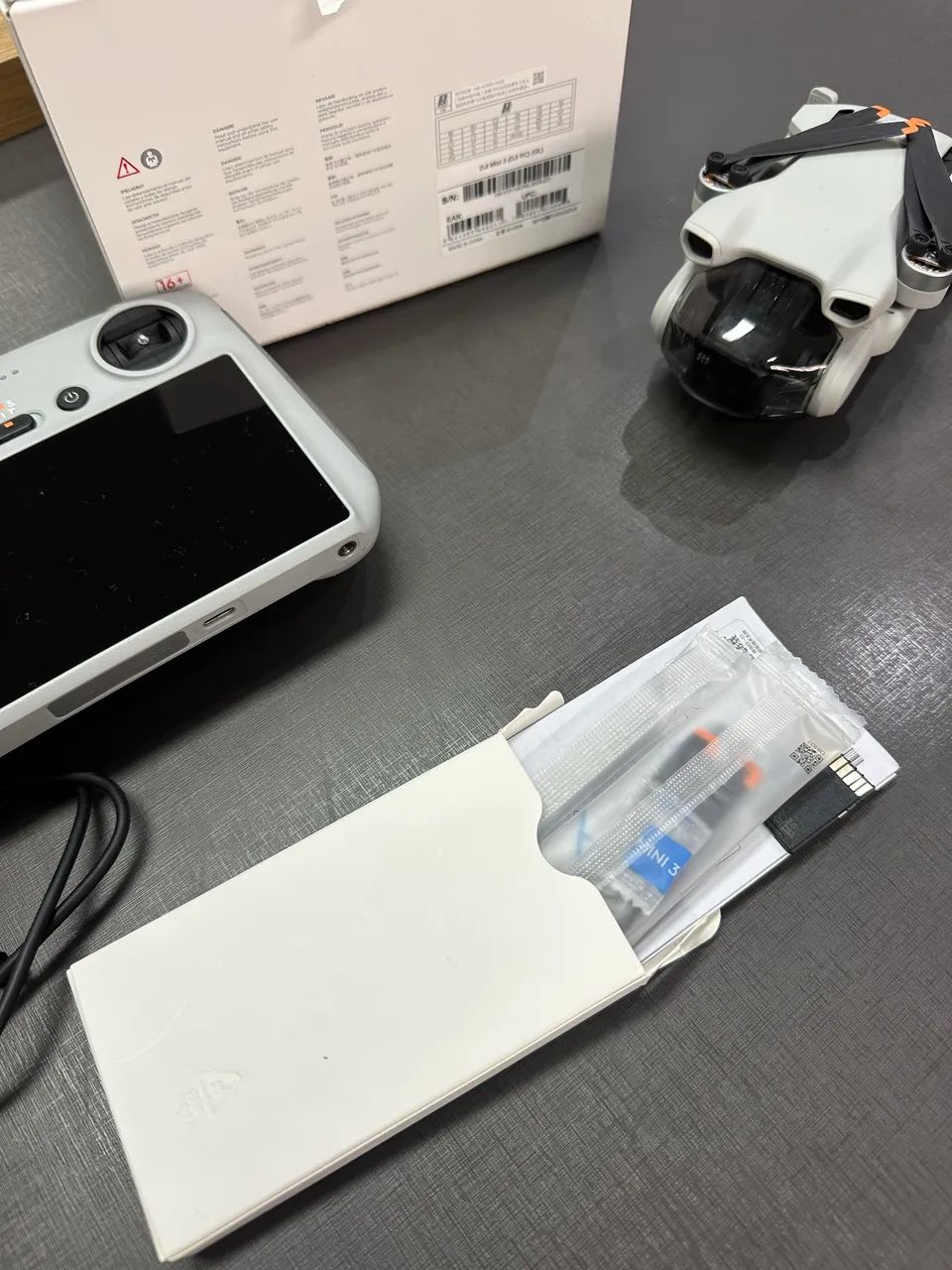 Dji mini 3 usado apenas 3x + cartão de memória e Nf - Foto 2