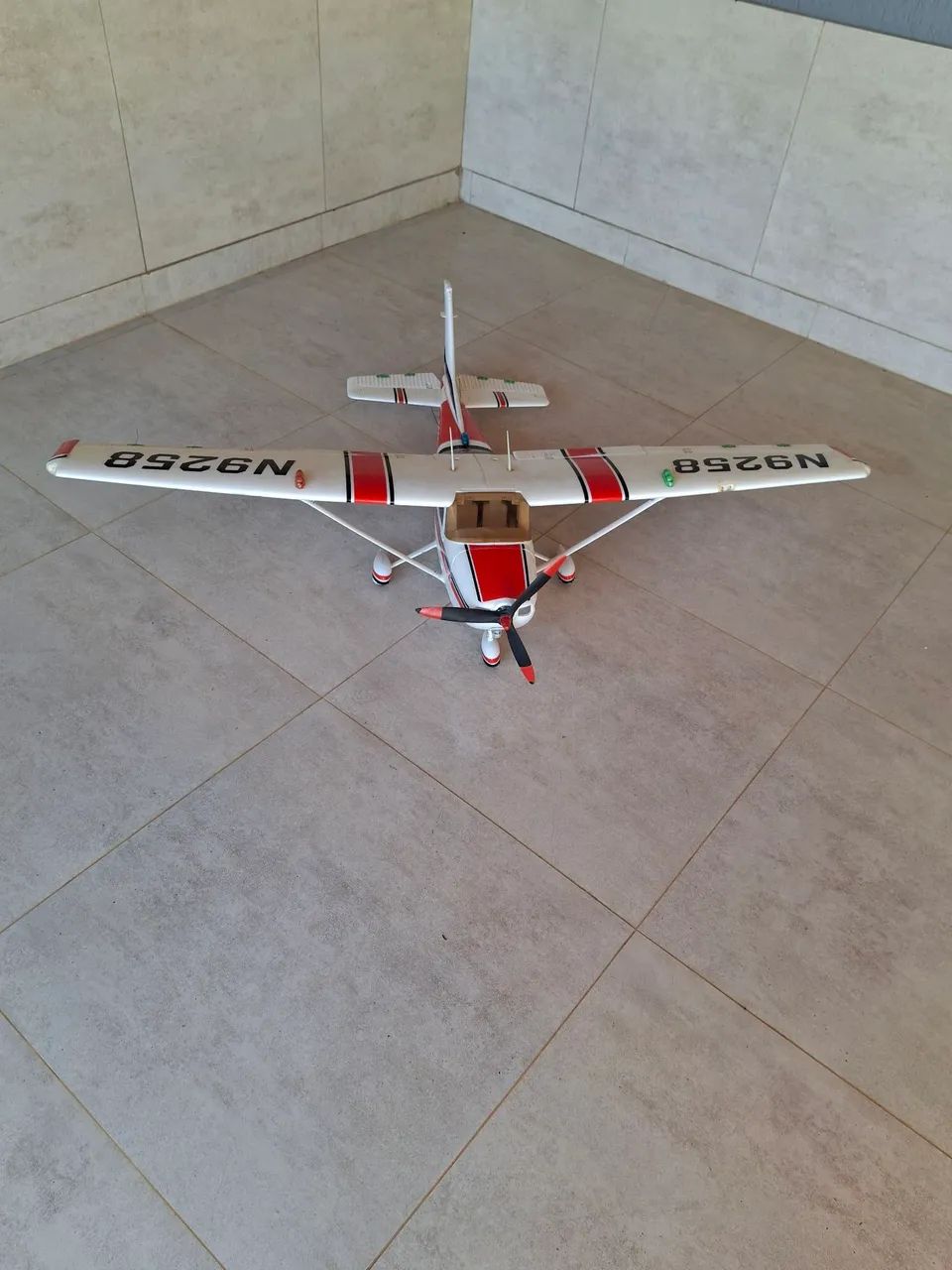 Aeromodelo Cessna 182