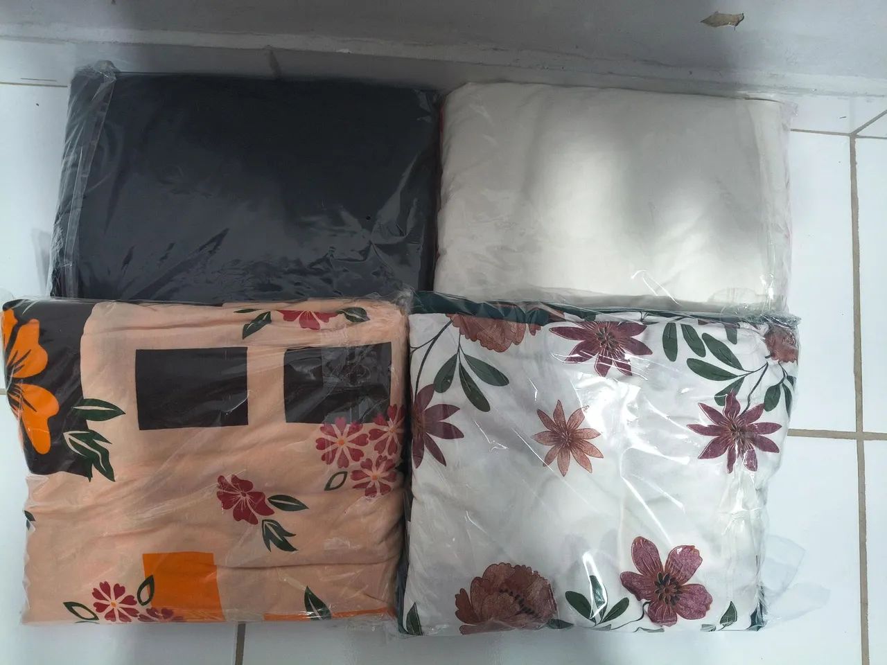 Colchas e lençol 100 porcento algodão com babado e Elástico. - Foto 4