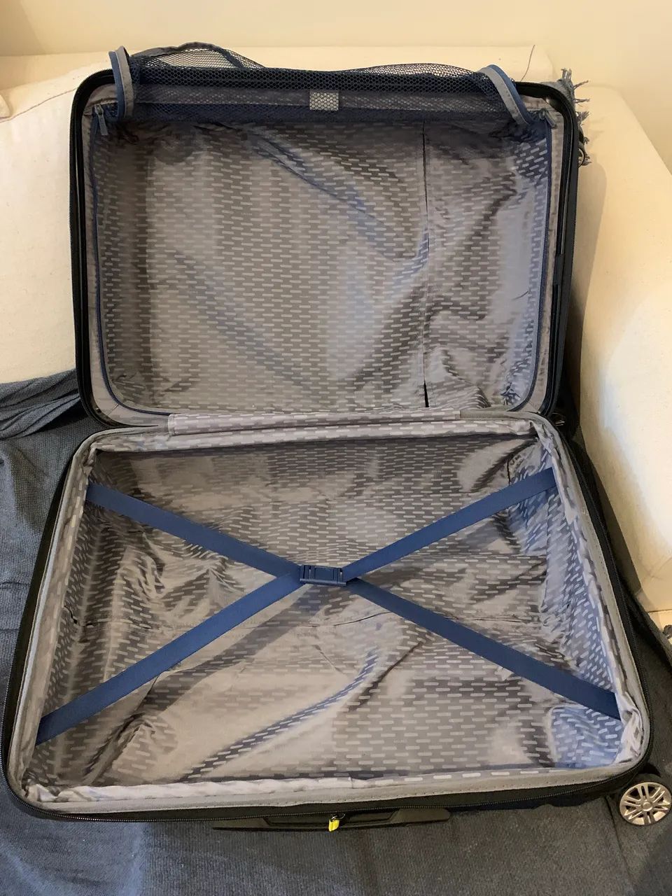 Mala de viagem importada Delsey Paris 23kg
