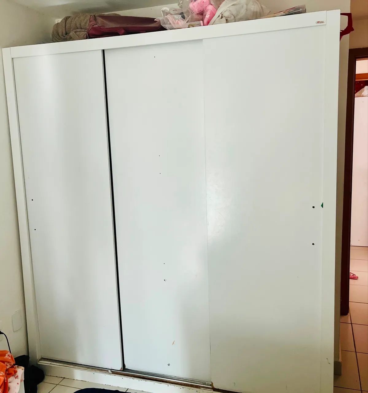 Guarda-roupa em MDF com 3 portas