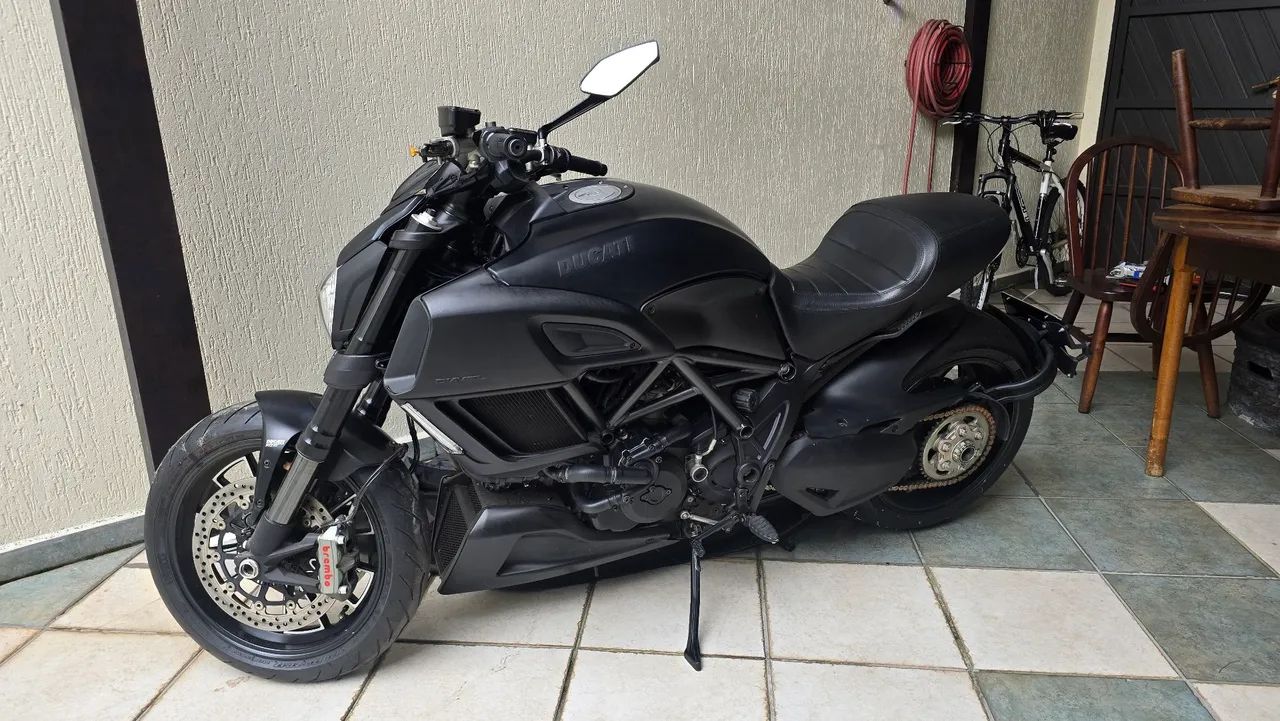 Ducati diavel Dark Ano 2016 - Foto 3