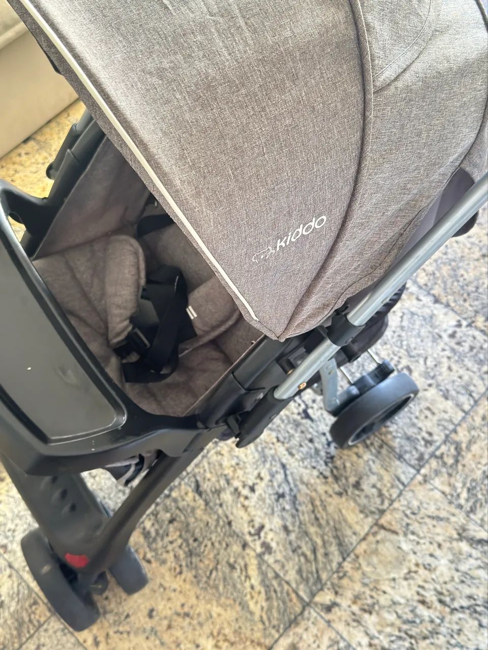 CARRINHO DE BEBE + BEBÊ CONFORTO