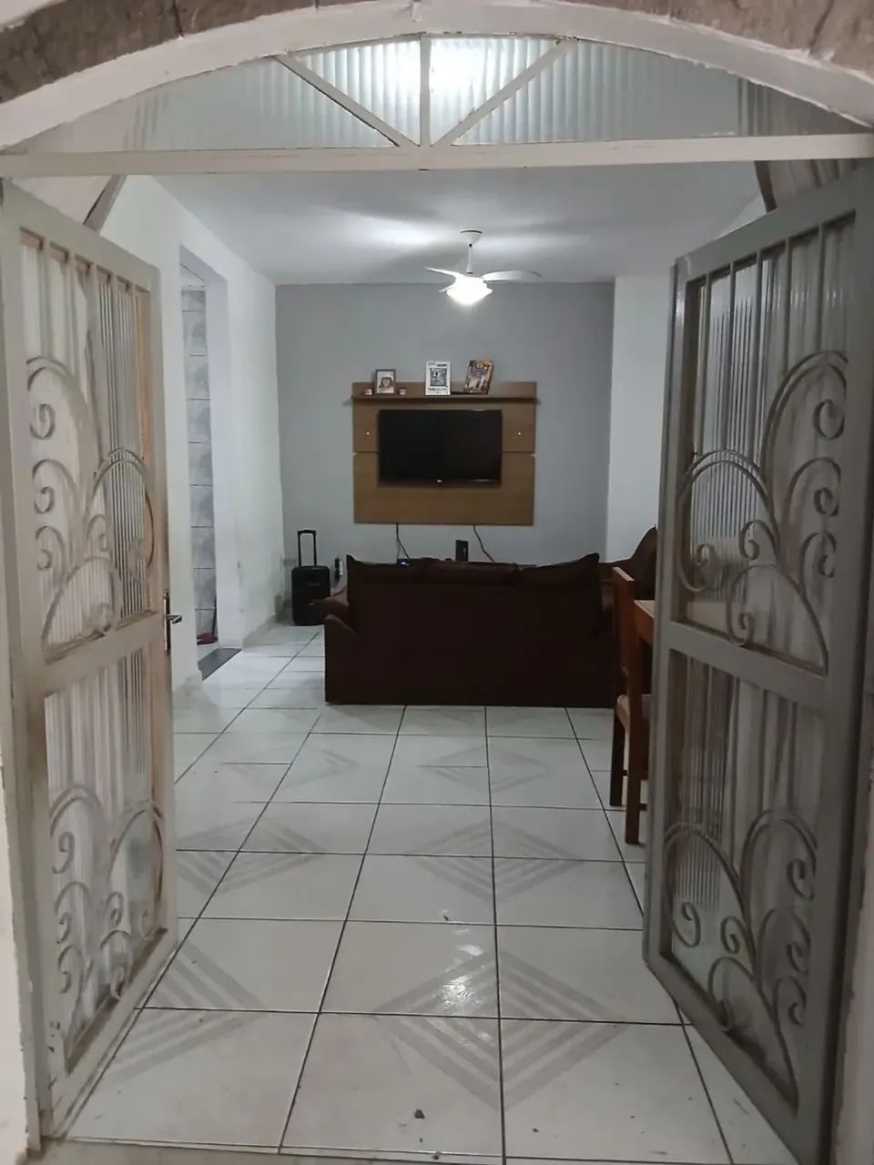 CASA COM 3 QUARTOS EM COELHO NETO - ACEITO ENTRADA