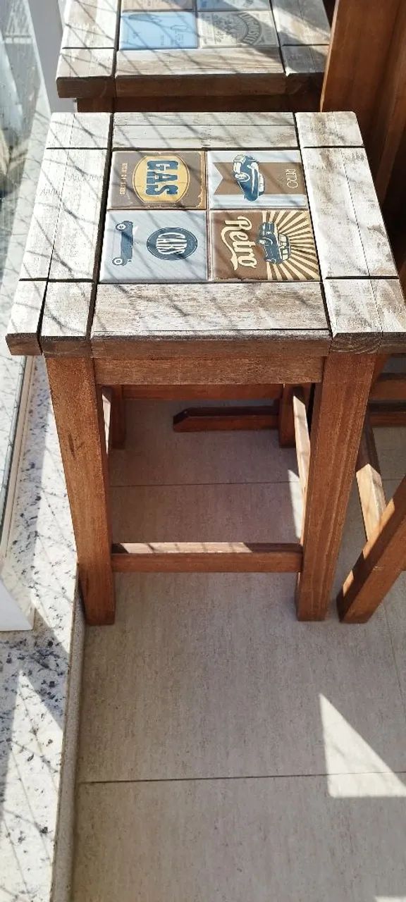 Mesa bistrô retro com 4 banquetas  - Foto 5