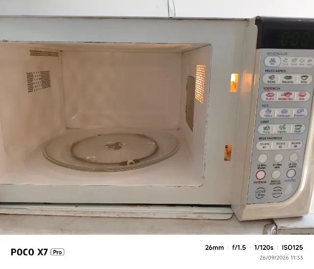 Microondas Eletrolux 220vts bom estado - Foto 2