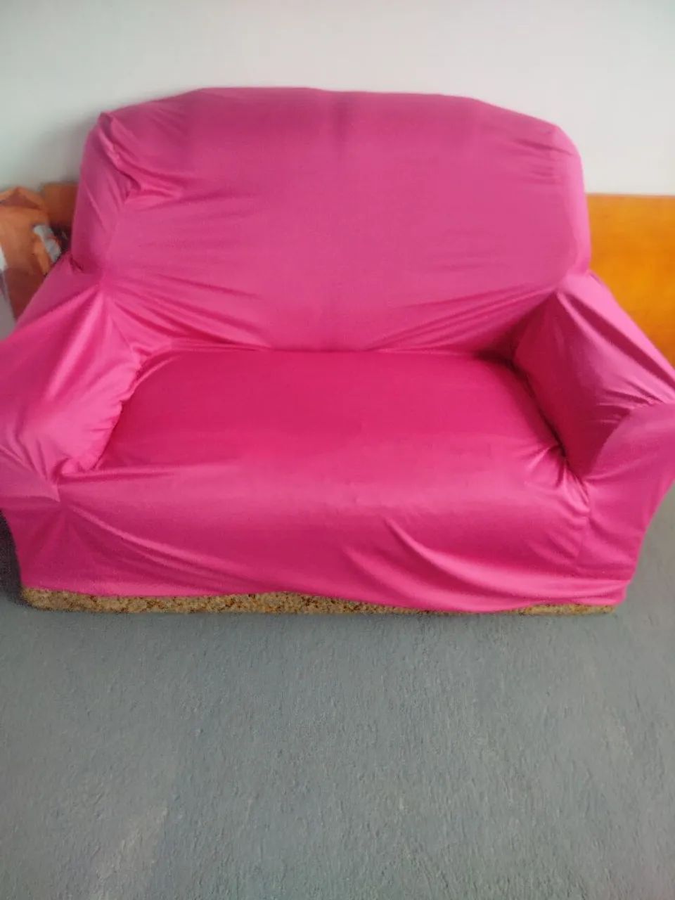 Sofá velho + capa rosa inclusa  - Foto 2