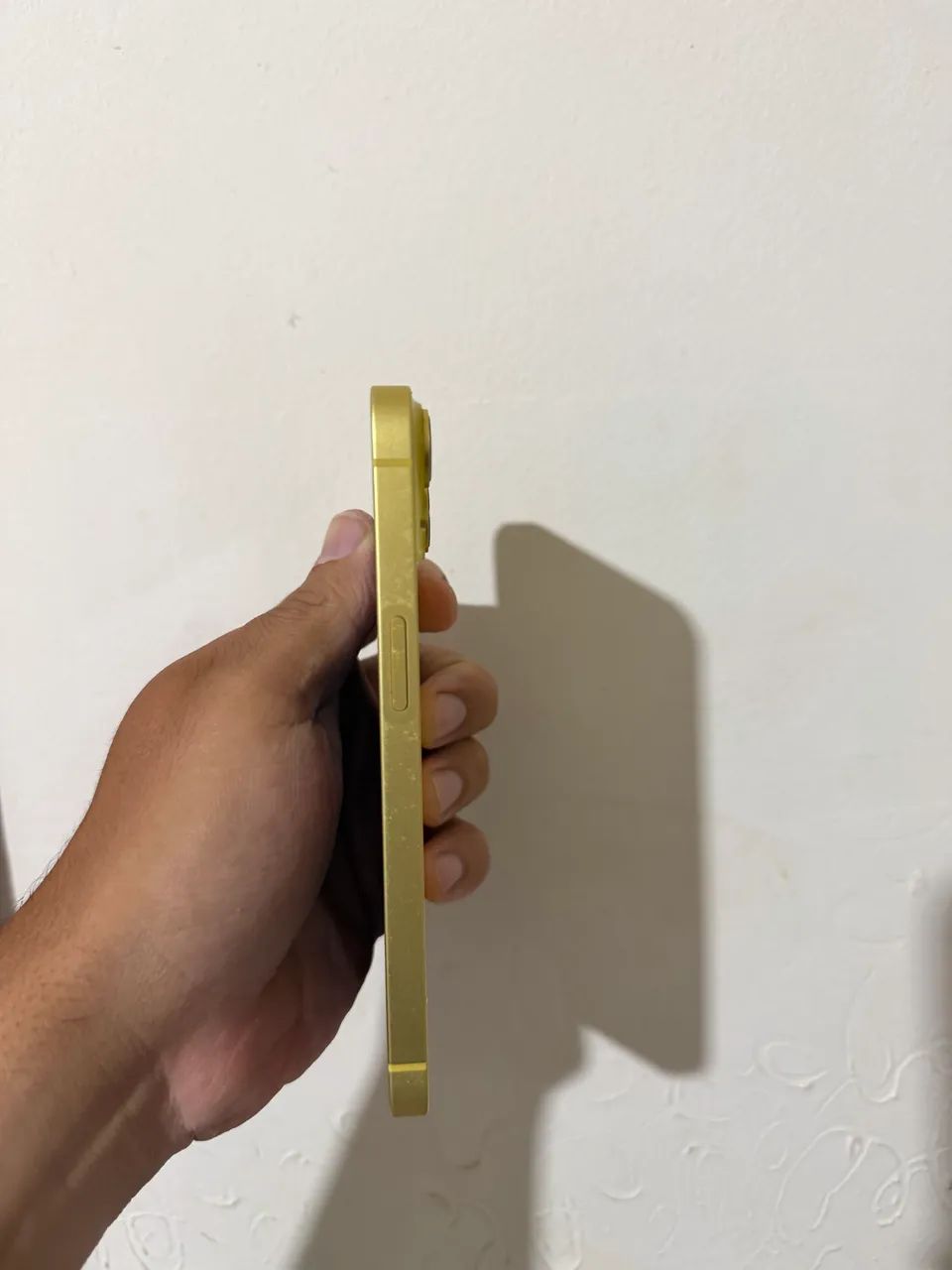 Vendo IPhone 14 Amarelo - Foto 3