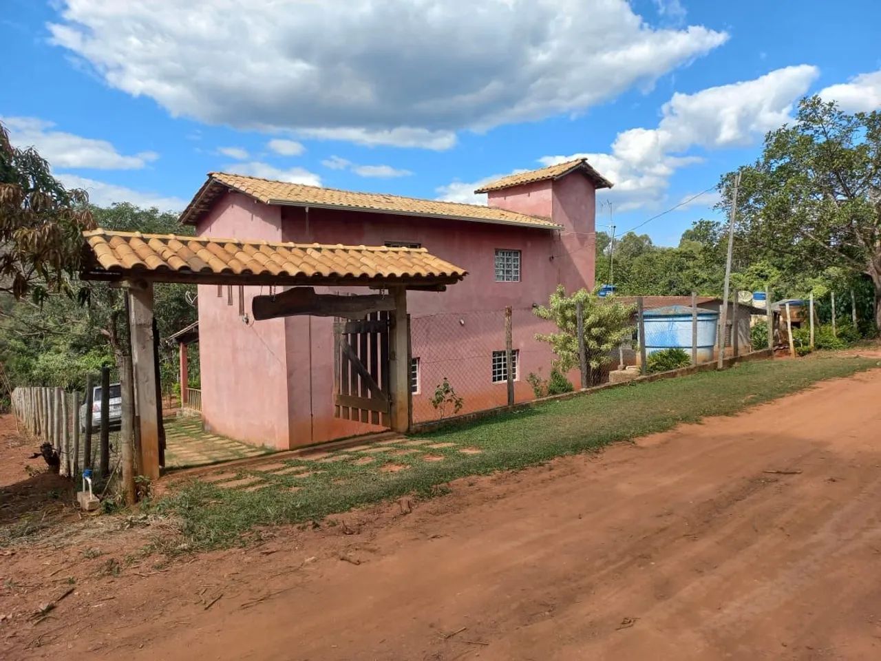 Vendo chácara  em Esmeraldas/MG