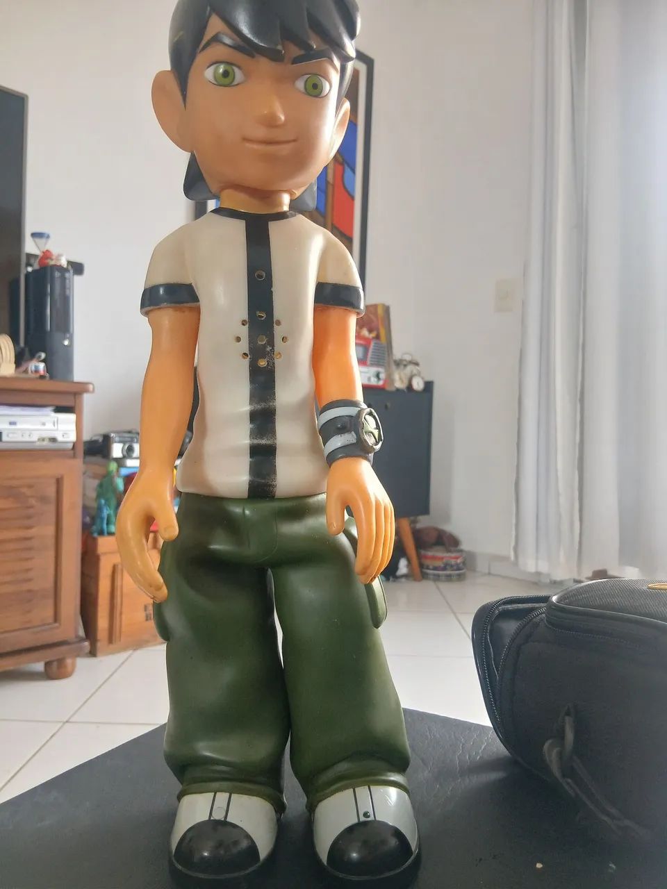 Boneco Ben 10 colecionável  - leia