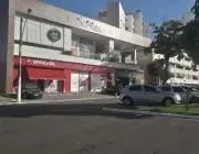EXCELENTE !!!!!! Lojas com metragens variadas e adaptáveis para Locação no Costa Azul!!!! - Foto 5